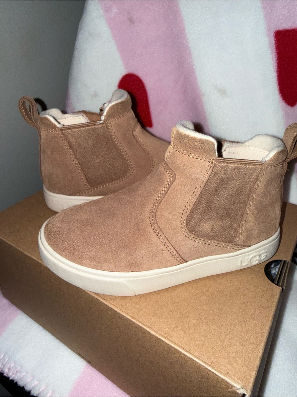 UGG Kids/Toddler Hamden II Chelsea Boots, Size 11C